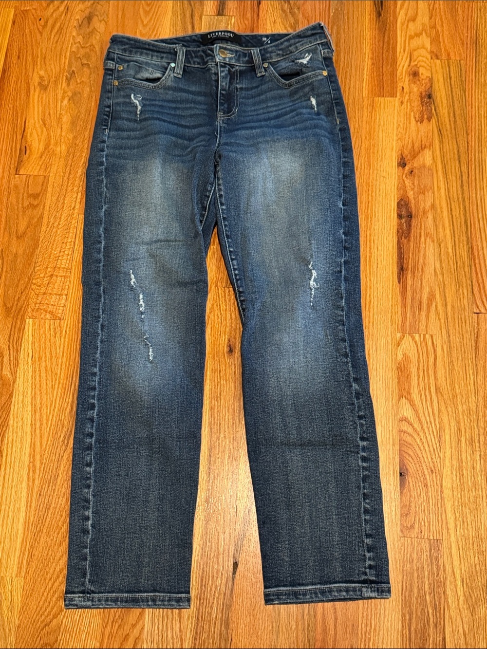 Liverpool size 6 Dark Wash Women's Distressed Straight Jeans - Blue